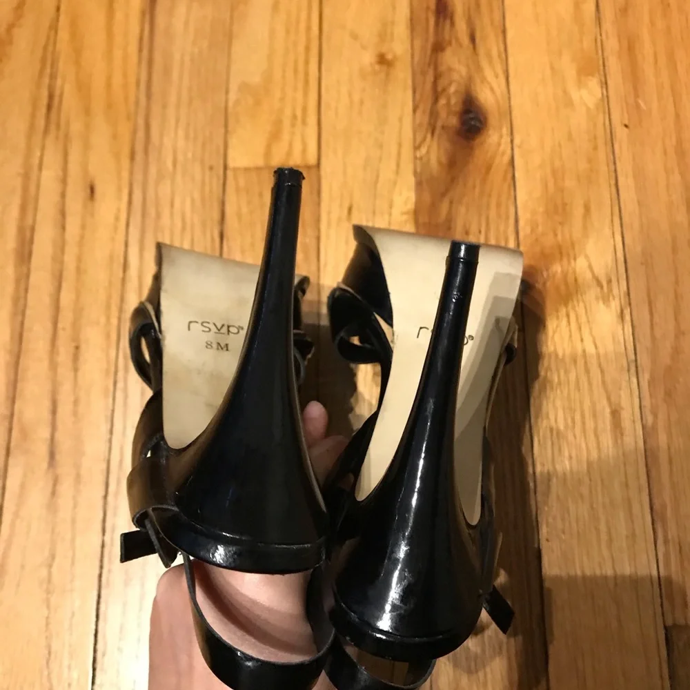 RSVP Leather Platform Glossy Crisscross Straps Sandals Heels Platforms 8 black